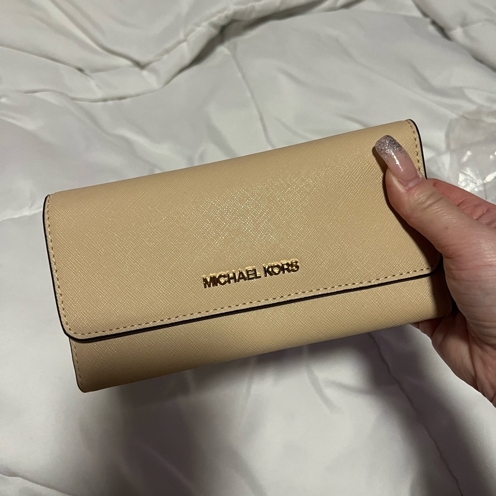 Michael kors wallet